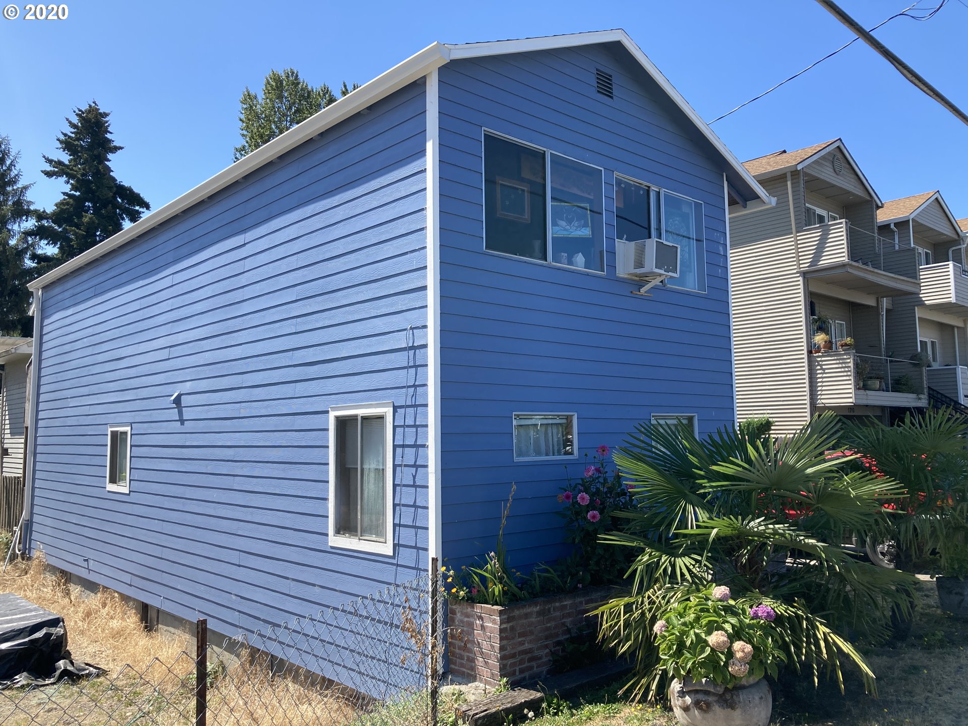 176 Northeast Bridgeton Road Portland, OR 97211 - Photo 3 of 21 Gallery Image 3