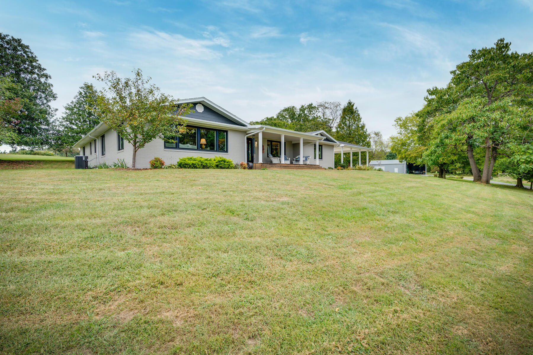 202 Green Road Bristol, TN 37620 - Photo 2 of 72 002
