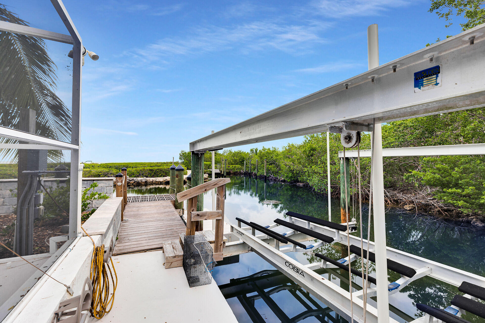 1590 Pelican Road Marathon, FL 33050 - Photo 21 of 81 20,000 LBS boat lift