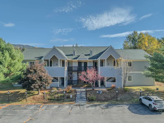 $449,000 | 91 Stickney Circle, Unit 42, Carroll, NH 03595