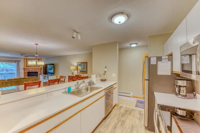 $449,000 | 91 Stickney Circle, Unit 42, Carroll, NH 03595