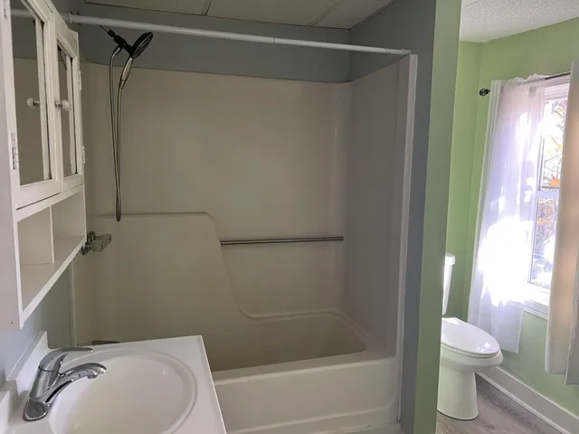 $1,300 | 53 Agassiz Street, Unit 4, Bethlehem, NH 03574