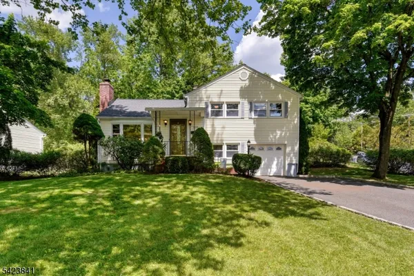 $789,900 | 110 Woodland Road, New Providence, NJ 07974