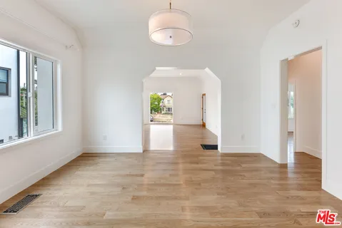 $1,849,000 | Undisclosed Address, Los Angeles, CA 90019