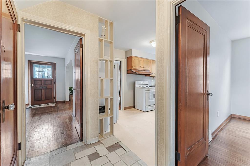34 Warriors Road Pittsburgh, PA 15220 - Photo 14 of 25 Gallery Image 14