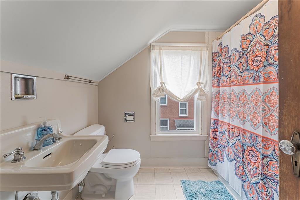 34 Warriors Road Pittsburgh, PA 15220 - Photo 20 of 25 Gallery Image 20