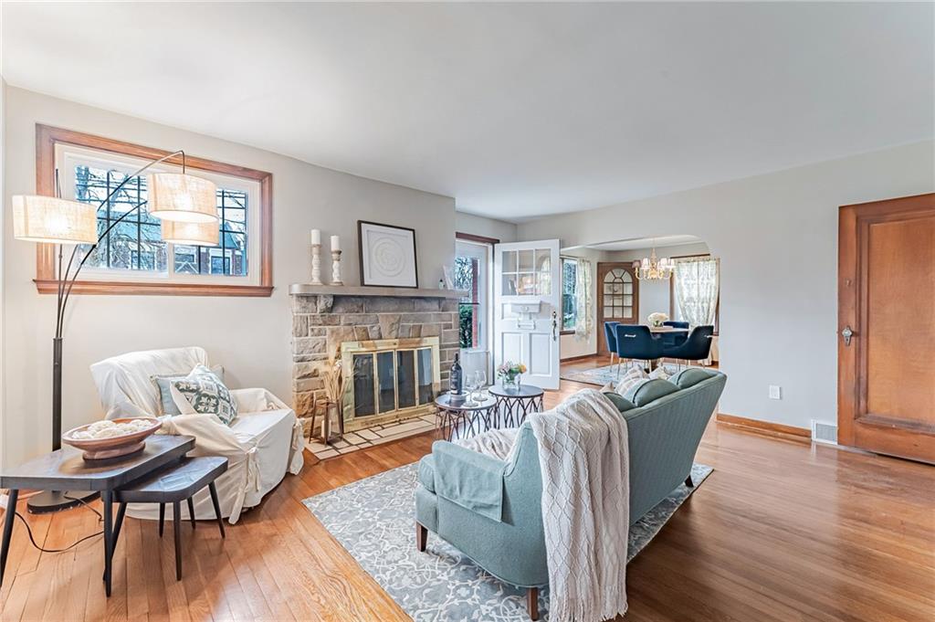 34 Warriors Road Pittsburgh, PA 15220 - Photo 4 of 25 Gallery Image 4