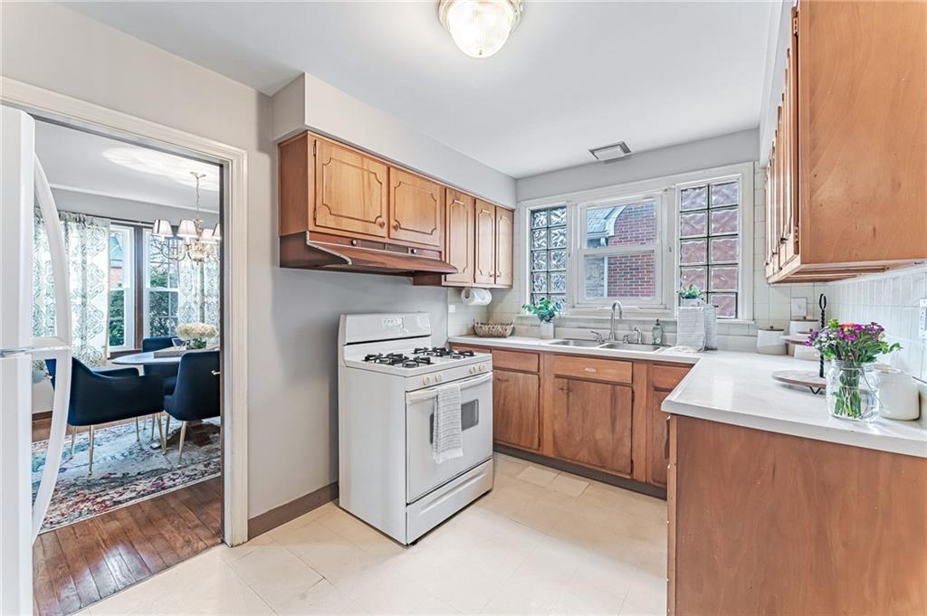 34 Warriors Road Pittsburgh, PA 15220 - Photo 10 of 25 Gallery Image 10