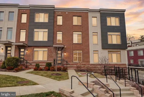 $965,000 | 5146 Carters Lane, Alexandria, VA 22311