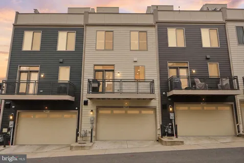 a house view with a outdoor space