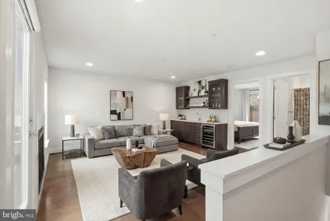 $965,000 | 5146 Carters Lane, Alexandria, VA 22311