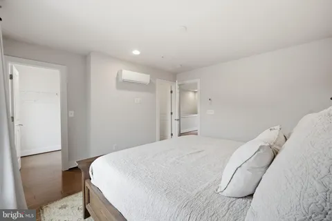 $965,000 | 5146 Carters Lane, Alexandria, VA 22311