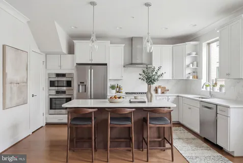 $965,000 | 5146 Carters Lane, Alexandria, VA 22311