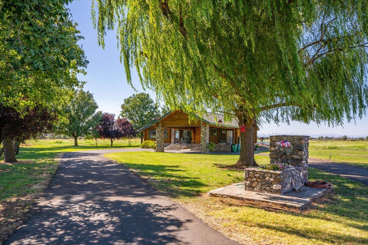 4208 Balls Ferry Road Cottonwood, CA 96022 - Photo 56 of 73 a view of a swimming pool with a patio