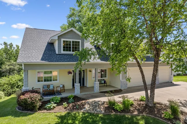 $779,900 | 271 East Garvin Heights Road, Winona, MN 55987