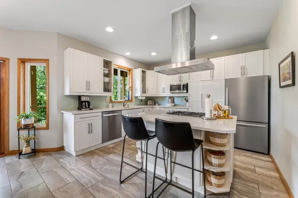 $779,900 | 271 East Garvin Heights Road, Winona, MN 55987