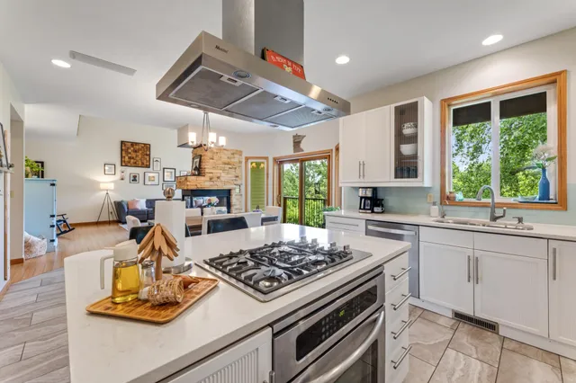 $779,900 | 271 East Garvin Heights Road, Winona, MN 55987