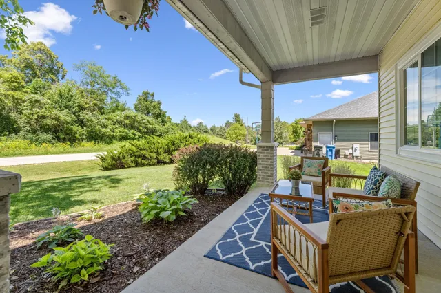 $779,900 | 271 East Garvin Heights Road, Winona, MN 55987