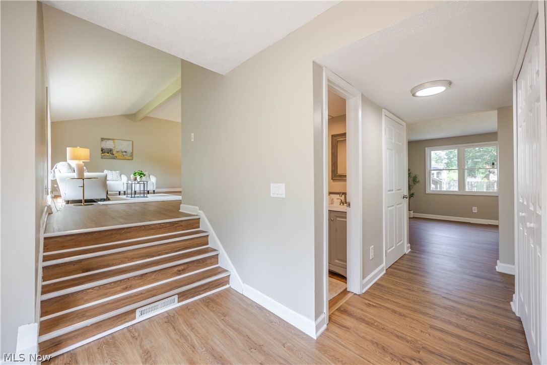 37430 Hunters Ridge Solon, OH 44139 - Photo 14 of 45