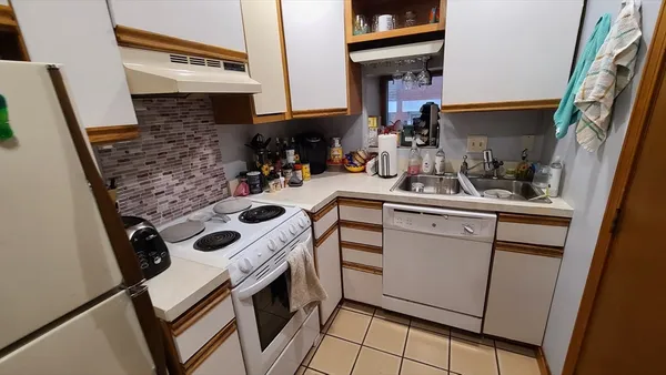$3,000 | 183 Endicott Street, Unit 1, Boston, MA 02113