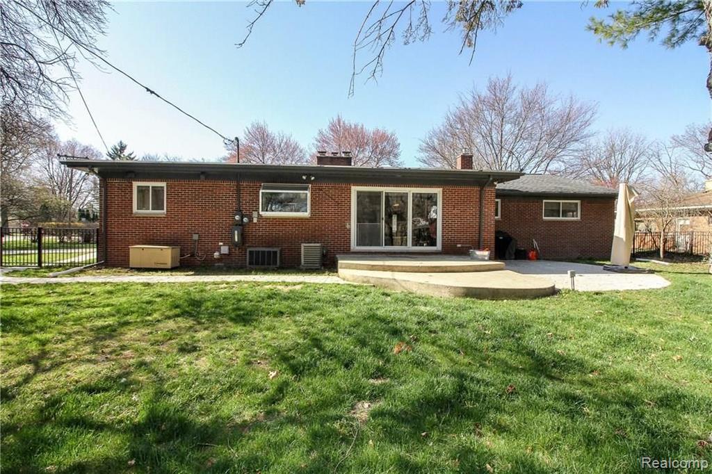 19312 Beverly Road Beverly Hills, MI 48025 - Photo 49 of 50