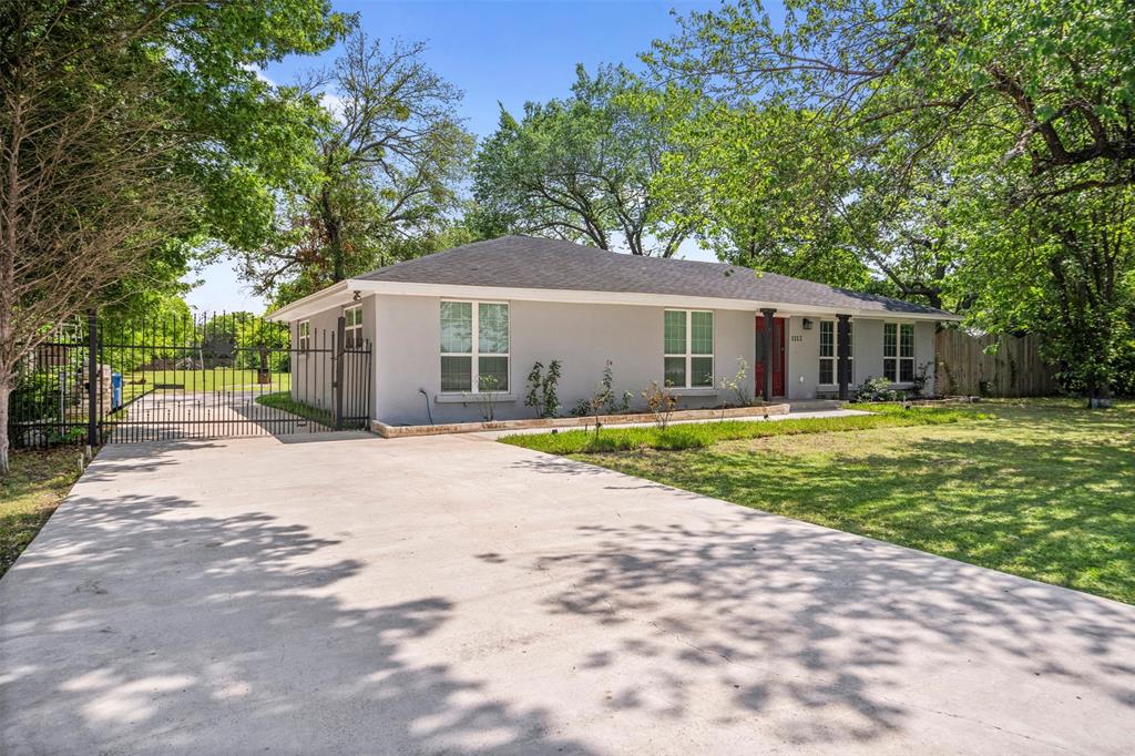 1112 West Pleasant Run Road, Unit D DeSoto, TX 75115 - Photo 2 of 35