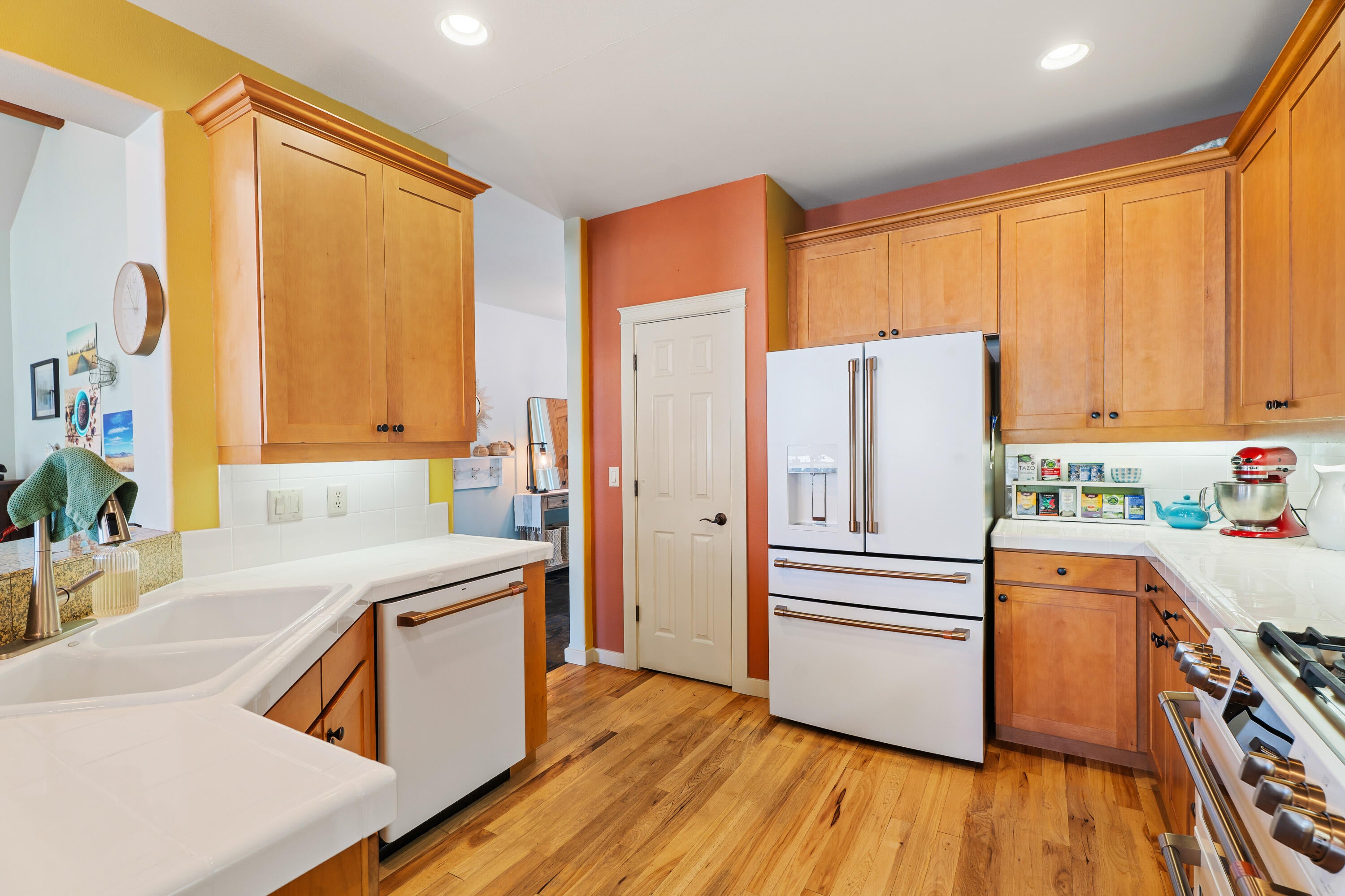 19525 Sugar Mill Loop Bend, OR 97702 - Photo 18 of 55 12-Kitchen
