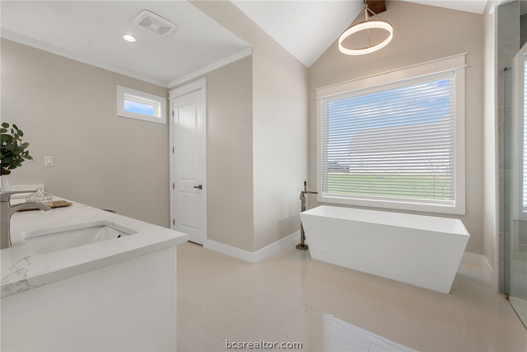 7844 Mathis Crk Drive Bryan, TX 77808 - Photo 25 of 48 a view of bathroom and bathroom