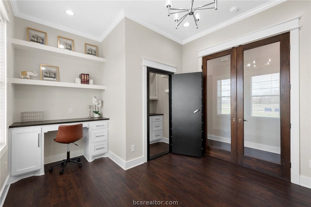 7844 Mathis Crk Drive Bryan, TX 77808 - Photo 31 of 48 a view of room with window and wooden floor