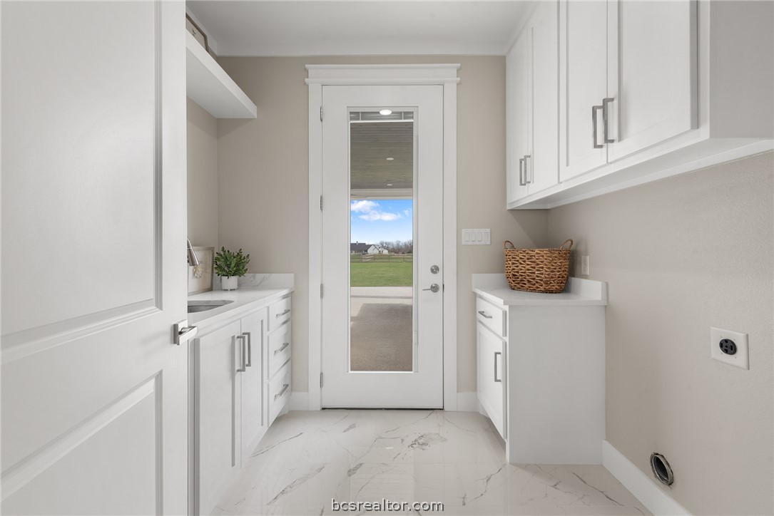 7844 Mathis Crk Drive Bryan, TX 77808 - Photo 43 of 48 a bathroom with a granite countertop sink and shower