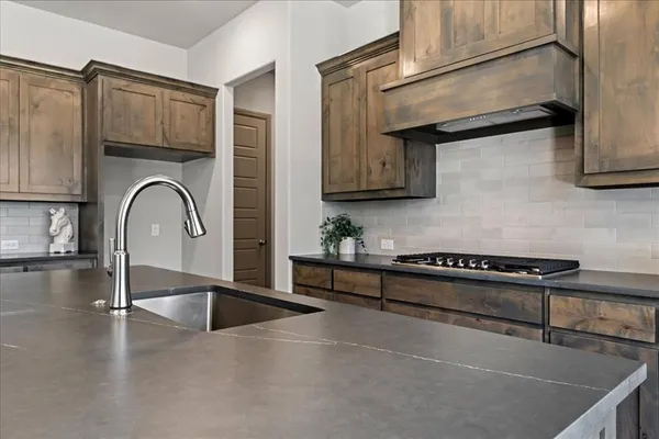 $647,900 | 131 Spring Valley Road, Paradise, TX 76073