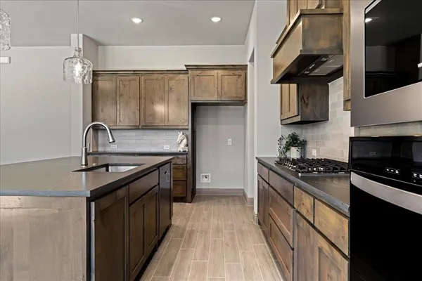 $647,900 | 131 Spring Valley Road, Paradise, TX 76073