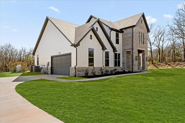 $647,900 | 131 Spring Valley Road, Paradise, TX 76073