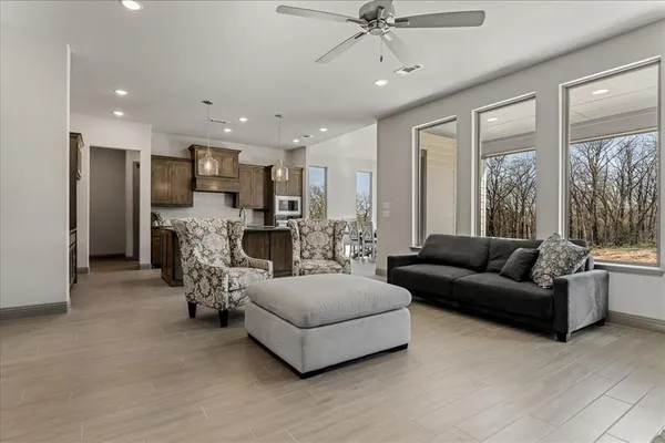 $639,900 | 131 Spring Valley Road, Paradise, TX 76073