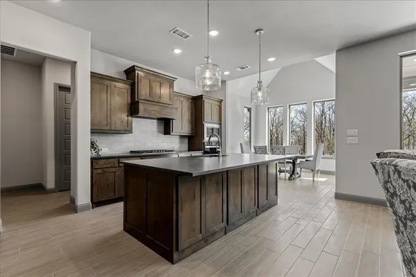 $639,900 | 131 Spring Valley Road, Paradise, TX 76073