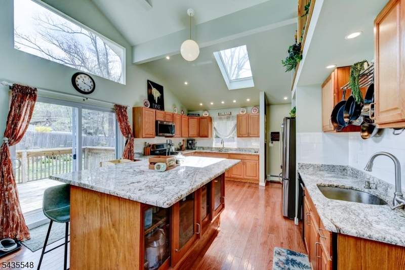 11 Mt Crest Road Oak Ridge, NJ 07438 - Photo 9 of 36