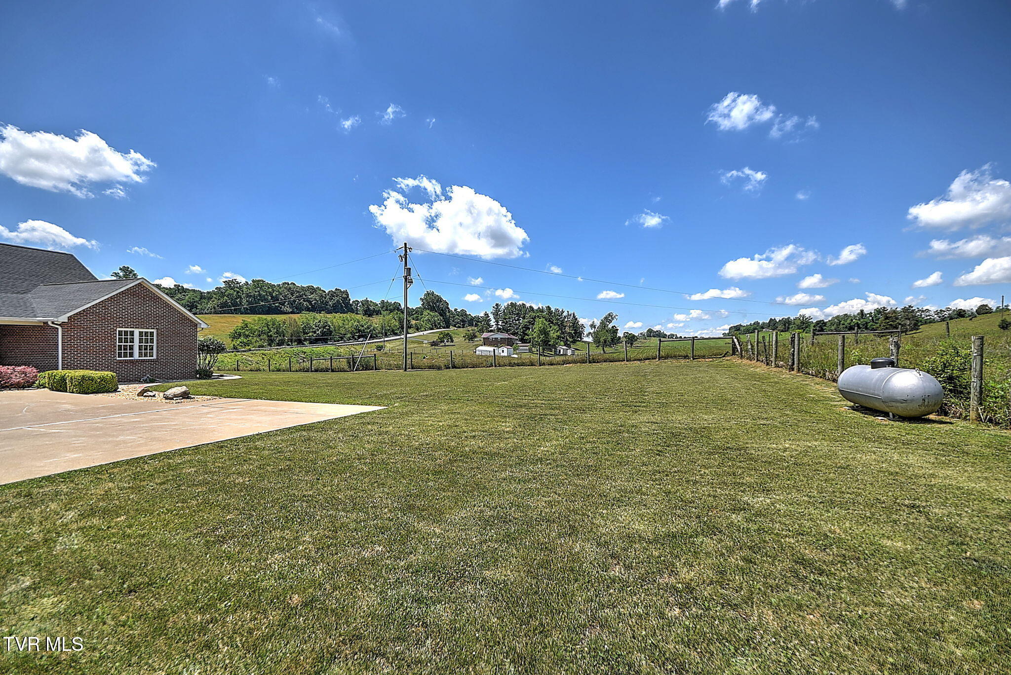18137 Old Jonesboro Road Bristol, VA 24202 - Photo 66 of 90 84-web-or-mls-18137 Old Joboro GUnit-86