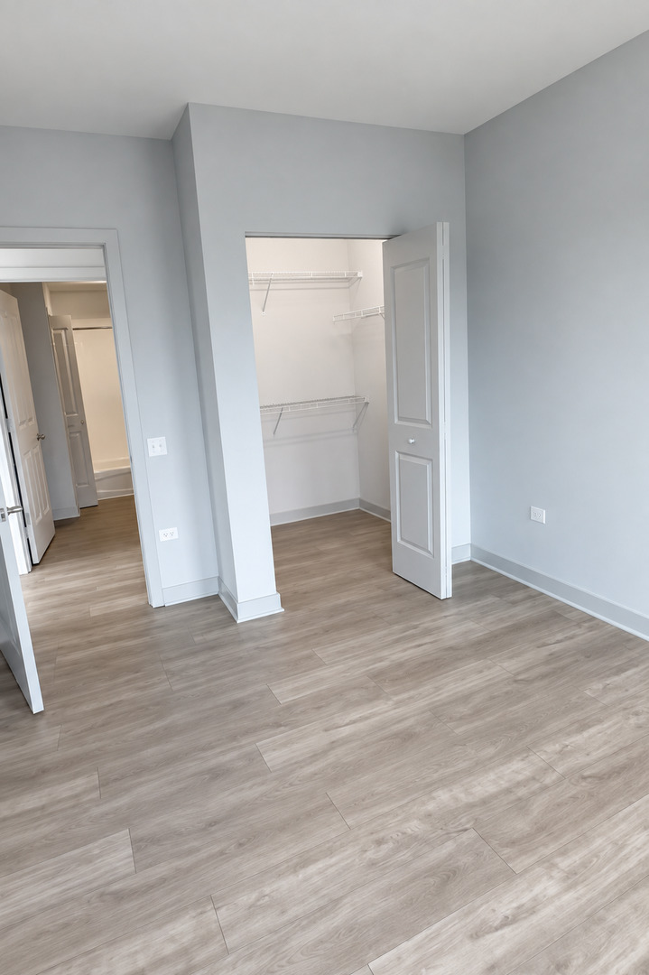 1025 West Addison Street, Unit 534H Chicago, IL 60613 - Photo 8 of 22 Gallery Image 8