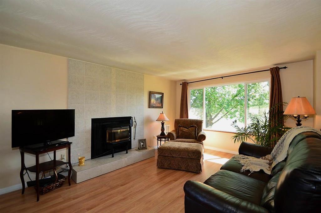 10221 East Dunn Road Chattaroy, WA 99003 - Photo 4 of 19 Gallery Image 4