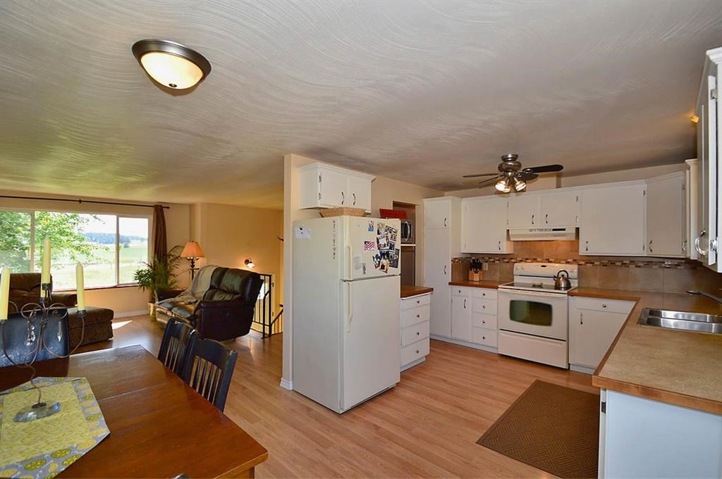 10221 East Dunn Road Chattaroy, WA 99003 - Photo 5 of 19 Gallery Image 5