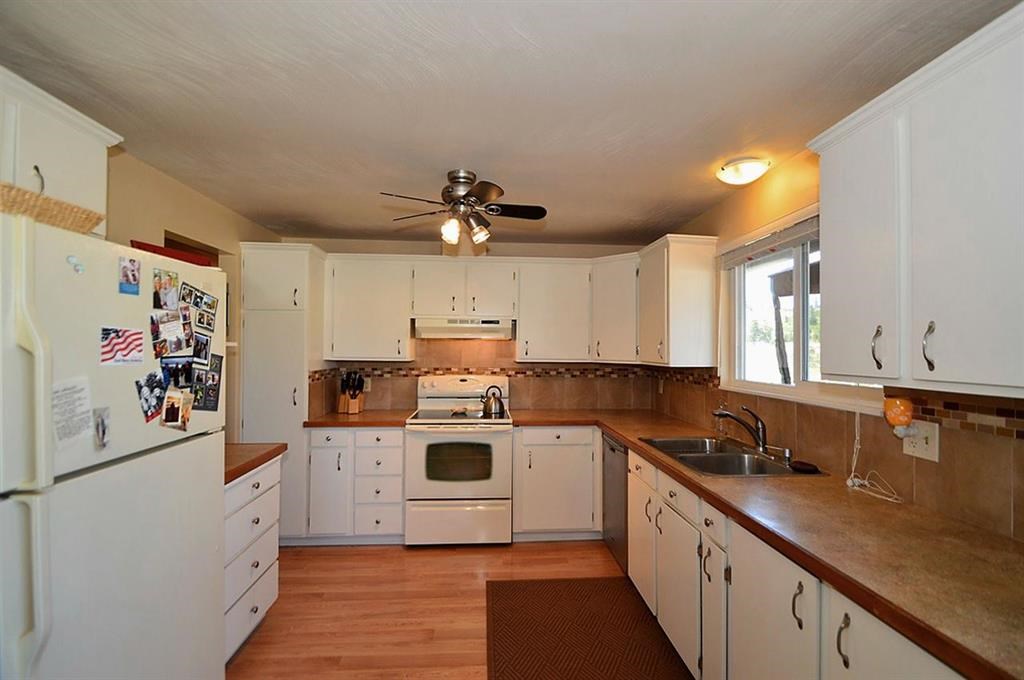 10221 East Dunn Road Chattaroy, WA 99003 - Photo 6 of 19 Gallery Image 6