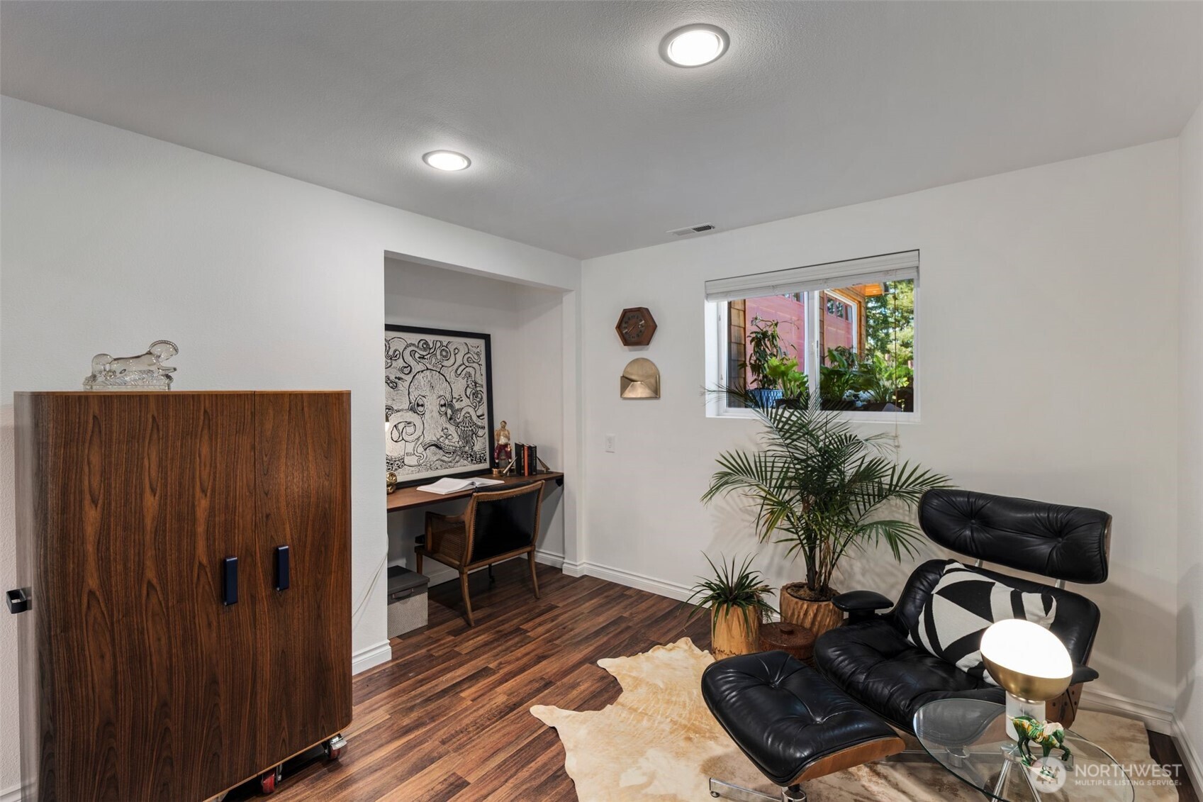 734 Shore Road Port Angeles, WA 98362 - Photo 28 of 40 a living room with furniture and a window