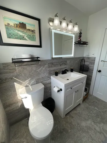 $3,000 | 9104 Winchester Avenue, Unit AVAILABLE FOR 5/215/28, Margate City, NJ 08402