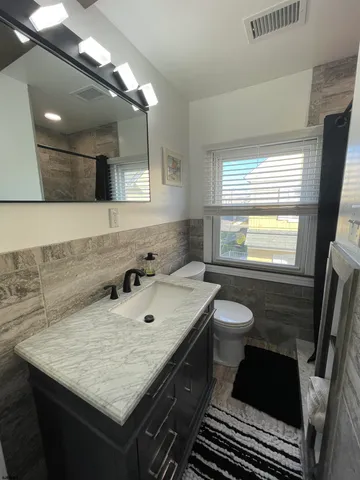 $3,000 | 9104 Winchester Avenue, Unit AVAILABLE FOR 5/215/28, Margate City, NJ 08402