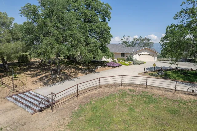 $1,999,800 | 18486 Tollhouse Road, Clovis, CA 93619