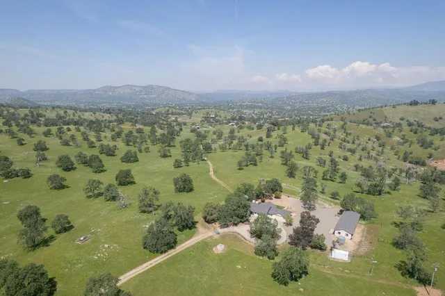 $1,999,800 | 18486 Tollhouse Road, Clovis, CA 93619