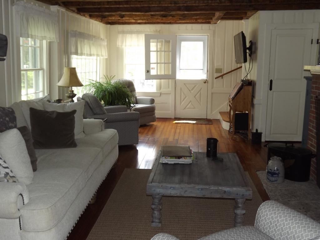 163 County Road Bourne, MA 02532 - Photo 12 of 50 12-Living room