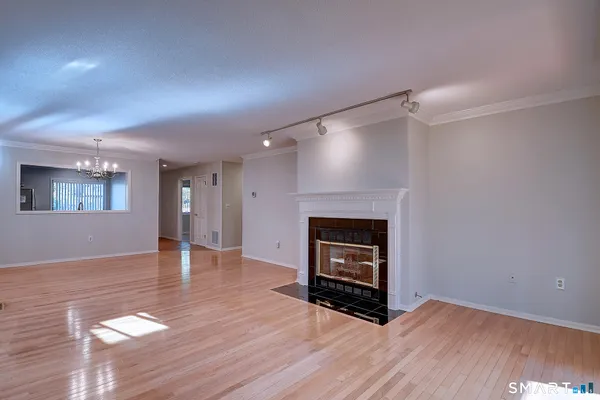 $3,500 | 4 Stonington Court, Unit 4, Avon, CT 06001