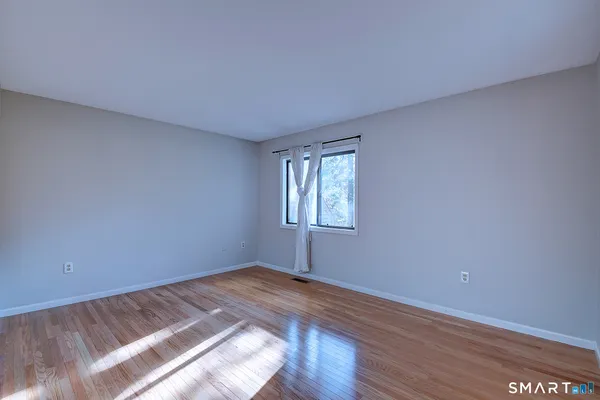$3,500 | 4 Stonington Court, Unit 4, Avon, CT 06001