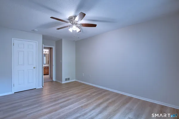 $3,500 | 4 Stonington Court, Unit 4, Avon, CT 06001
